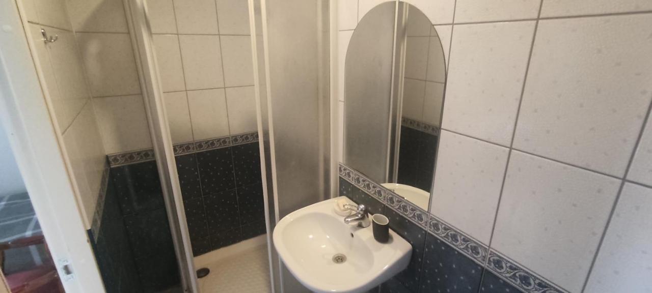 Hotel Sveciu Namai Prie Sirvintu à Akmeniai Extérieur photo