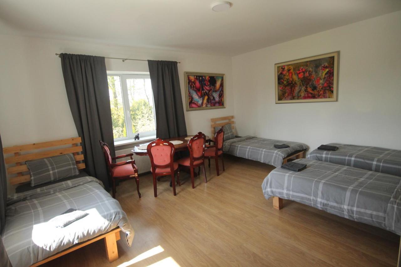 Hotel Sveciu Namai Prie Sirvintu à Akmeniai Extérieur photo