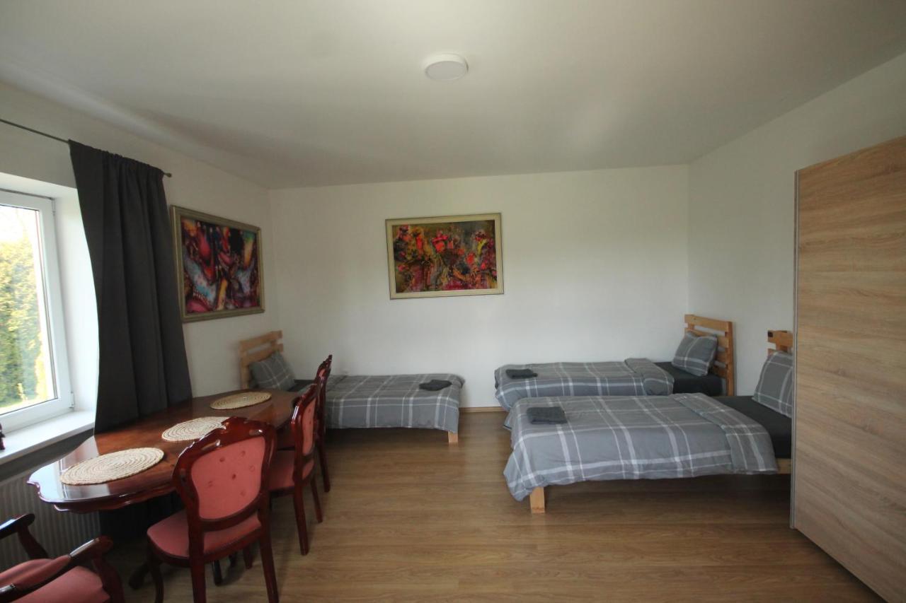 Hotel Sveciu Namai Prie Sirvintu à Akmeniai Extérieur photo