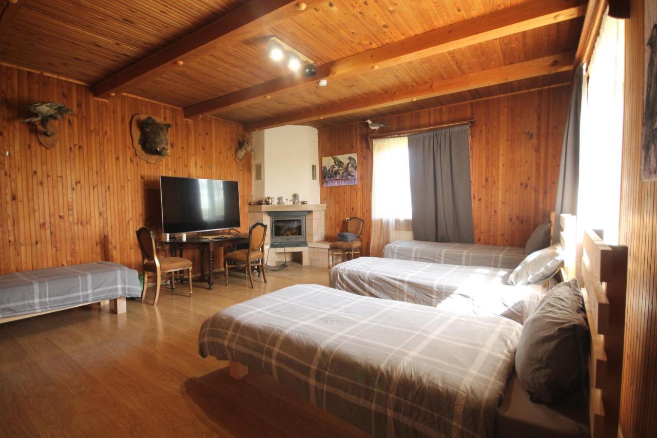 Hotel Sveciu Namai Prie Sirvintu à Akmeniai Extérieur photo